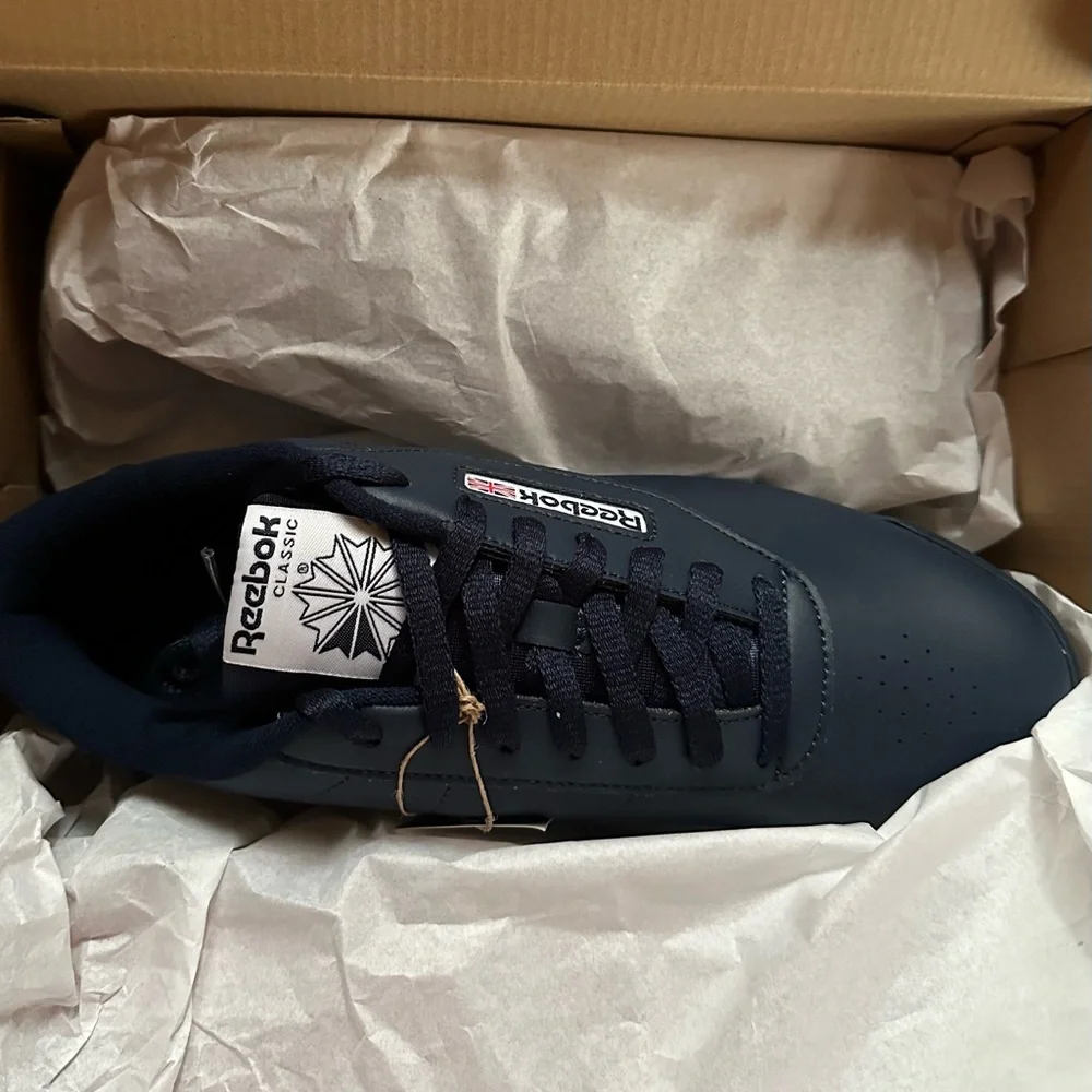 NEW Women’s Reebok shoes 👟 - Picture 4 of 6